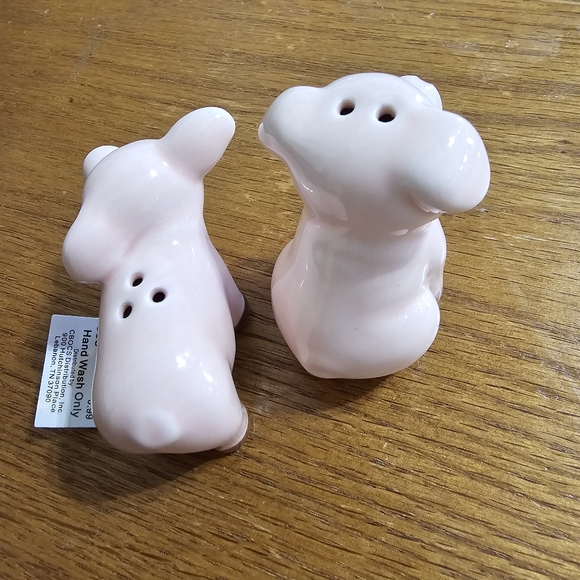 Pig Salt & Pepper Shakers from Cracker Barrel - Picture 2 of 9